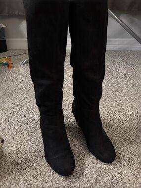 Classic Black Knee-High Women's Boots
